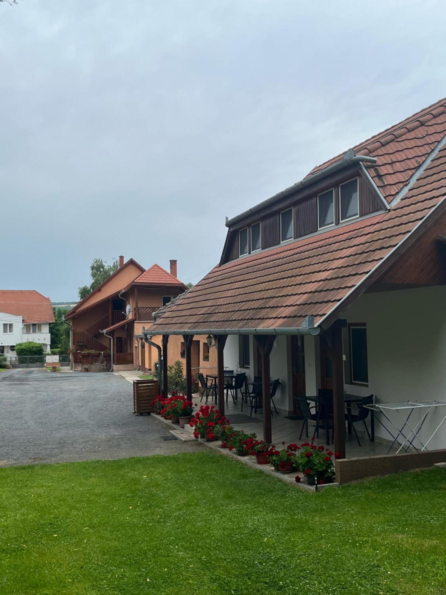Ibolya Vendégház Kehidakustány Extérieur photo